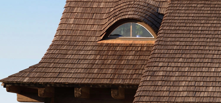 Wood Shakes Roofing Services in San Fernando